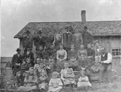 Henry S Schneider Family at Gordon Benders.jpg